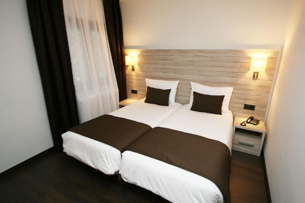 Hotel Pyrénées (Andorra la Vella)